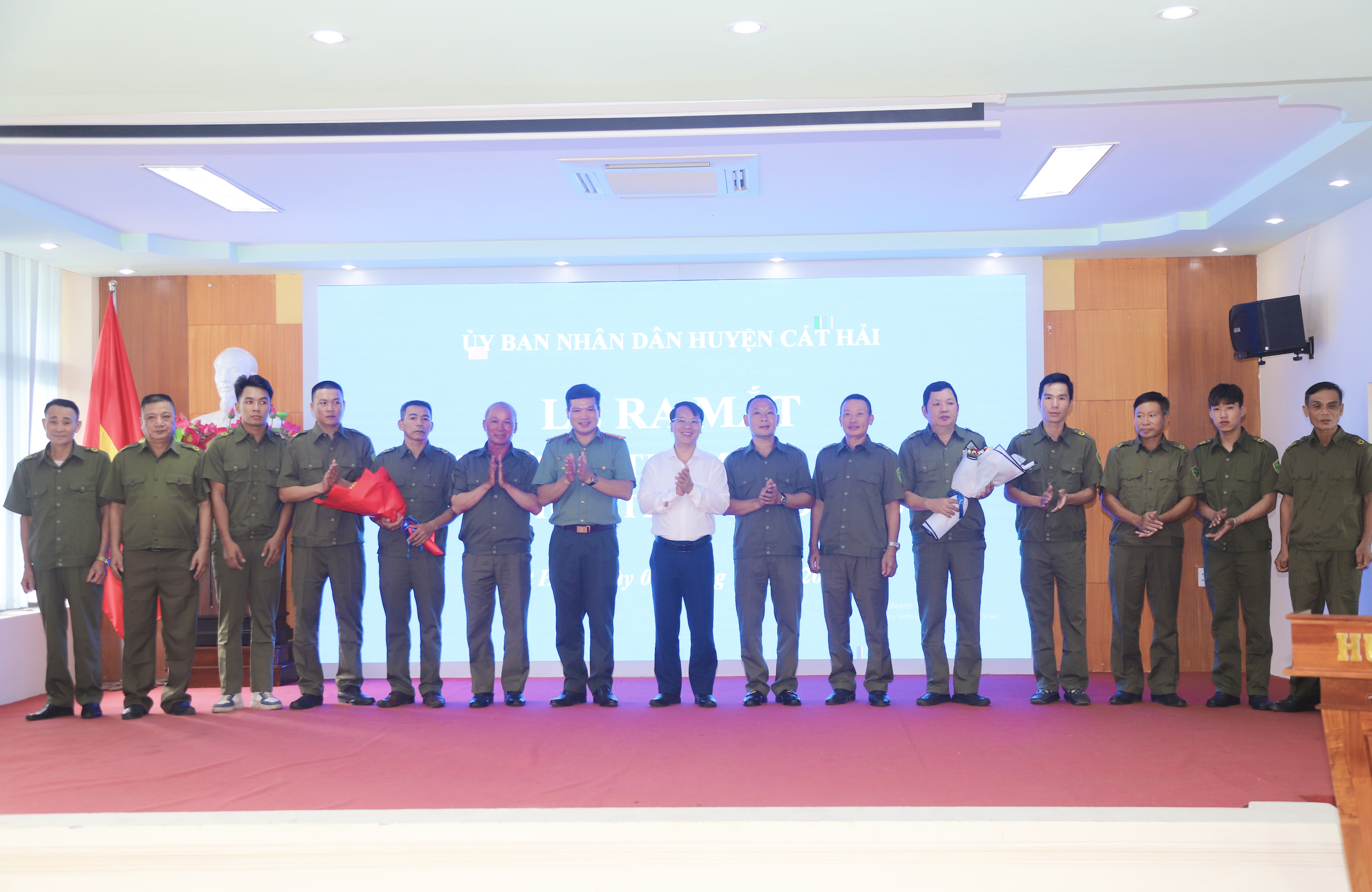 Huyện Cát Hải ra mắt lực lượng tham gia bảo vệ ANTT ở cơ sở trên địa bàn